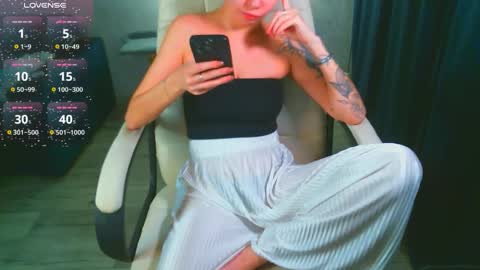 Milana   welcome to my world  online show from February 18, 7:59 am