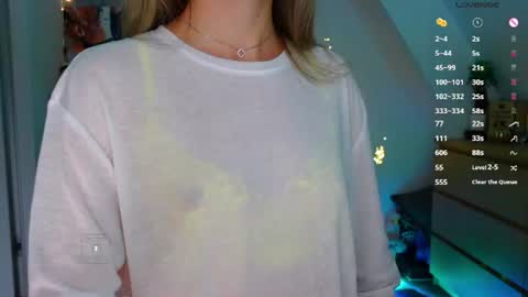 Snapshot of _sweetcams_ chatting on July 16, 3:23 am Dasha online show from July 16, 3:23 am