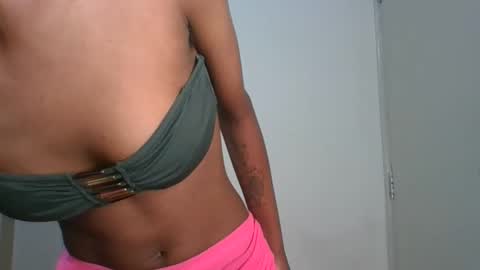 Snapshot of _sweetebony_r chatting on May 18, 6:30 am _sweetebony_r online show from May 18, 6:30 am