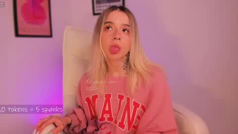 _tammarra_ online show from April 14, 10:27 pm