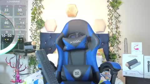 Taylor online show from November 22, 3:33 pm