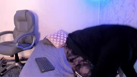 Snapshot of _taylorblack chatting on December 22, 11:29 am _taylorblack online show from December 22, 11:29 am