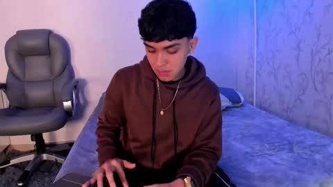 Snapshot of _taylorblack chatting on January 9, 11:35 am _taylorblack online show from January 9, 11:35 am