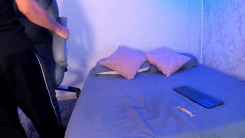 Snapshot of _taylorblack chatting on January 13, 11:37 am _taylorblack online show from January 13, 11:37 am