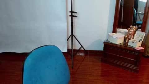 Snapshot of _the_dark_side_of_the_moon_ chatting on September 28, 4:29 am _the_dark_side_of_the_moon_ online show from September 28, 4:29 am