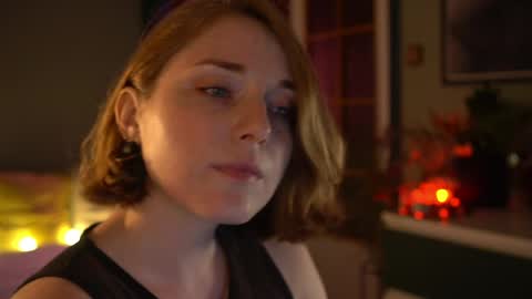 Evi online show from May 24, 7:08 pm