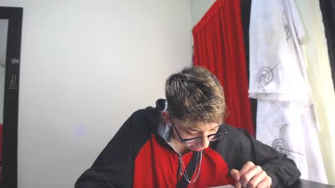 Thomas online show from January 10, 11:18 pm