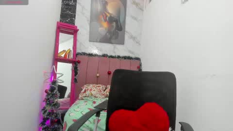 tinny online show from December 12, 5:48 pm