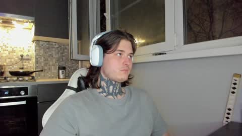 _torfin_ online show from December 6, 9:24 pm