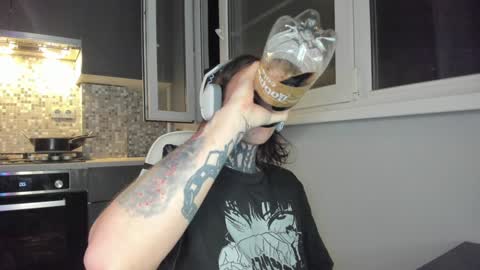 _torfin_ online show from December 13, 1:37 am