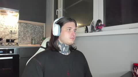 _torfin_ online show from March 5, 12:38 am