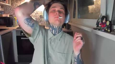 _torfin_ online show from February 8, 8:23 pm