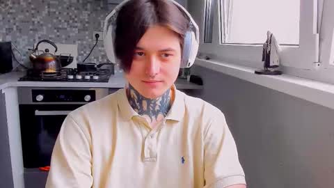 _torfin_ online show from February 26, 9:19 am