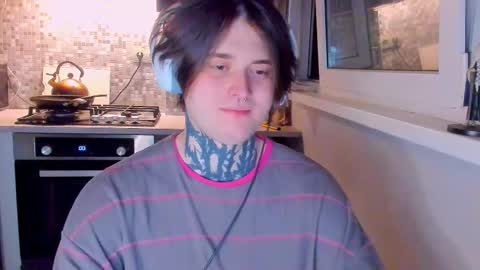 Snapshot of _torfin_ chatting on March 18, 12:03 am _torfin_ online show from March 18, 12:03 am