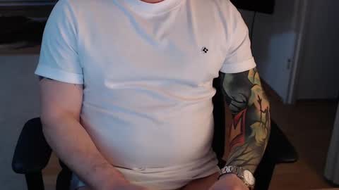 Snapshot of _trythis_ chatting on November 9, 12:42 am _trythis_ online show from November 9, 12:42 am