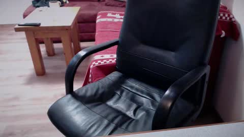 Snapshot of _trythis_ chatting on February 1, 5:44 pm _trythis_ online show from February 1, 5:44 pm