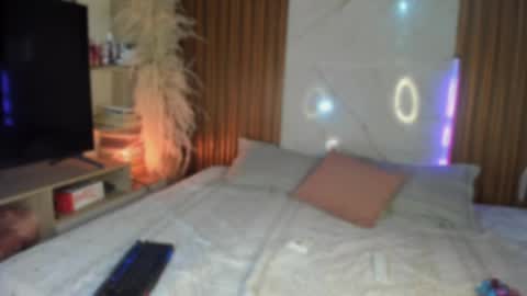 Snapshot of _unforgettablee chatting on May 23, 2:10 pm Hello My name is Annie nice to meet you online show from May 23, 2:10 pm