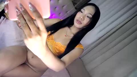 Snapshot of _ursweetapple_ chatting on December 19, 4:46 pm MS. apple online show from December 19, 4:46 pm