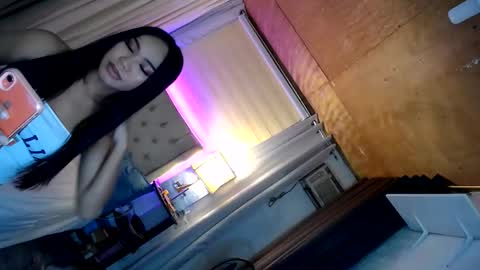 Snapshot of _ursweetapple_ chatting on January 17, 3:45 am MS. apple online show from January 17, 3:45 am