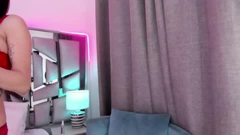 Snapshot of _valeria_saenz_ chatting on June 11, 3:04 am _valeria_saenz_ online show from June 11, 3:04 am