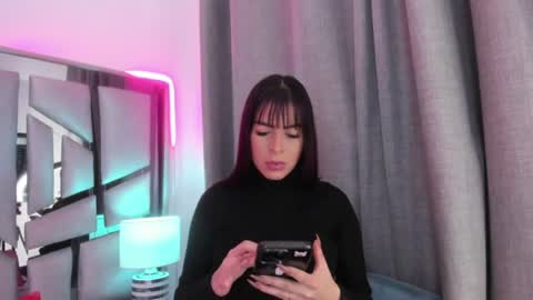 Snapshot of _valeria_saenz_ chatting on June 13, 3:15 am _valeria_saenz_ online show from June 13, 3:15 am