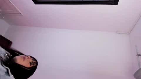 Snapshot of _valeria_saenz_ chatting on June 14, 3:19 am _valeria_saenz_ online show from June 14, 3:19 am