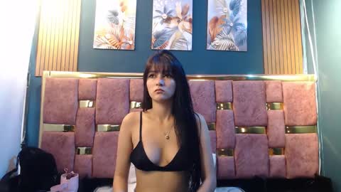 Snapshot of _valery34_ chatting on May 7, 11:26 am _valery34_ online show from May 7, 11:26 am