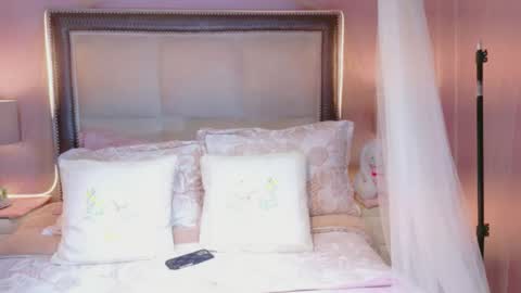Snapshot of _valuu chatting on May 1, 12:43 pm Valuu online show from May 1, 12:43 pm