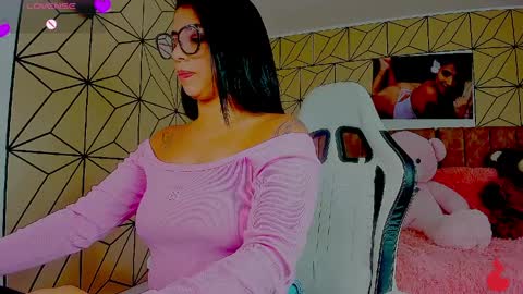 vane online show from April 8, 9:04 pm