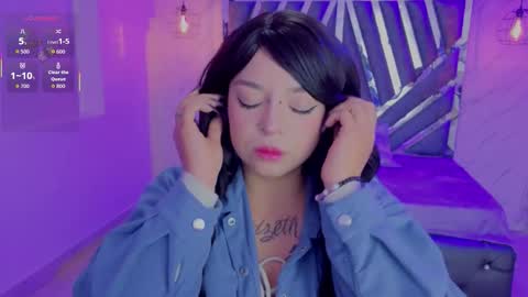 Snapshot of _vermell_ chatting on February 10, 10:58 pm Vermeil online show from February 10, 10:58 pm