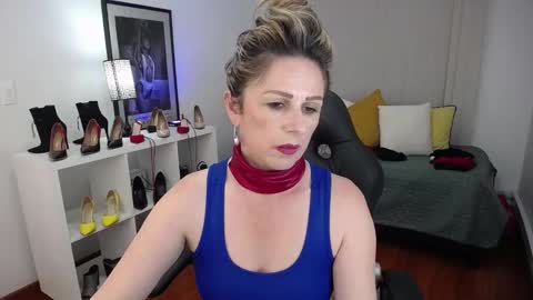 Snapshot of _victoria_collins chatting on January 8, 3:50 pm Sol online show from January 8, 3:50 pm