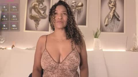 Snapshot of _victoria_hills chatting on June 6, 2:00 pm Victoria online show from June 6, 2:00 pm
