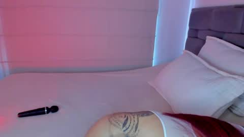 INSTAGRAM pinzon viviana online show from May 6, 9:31 pm