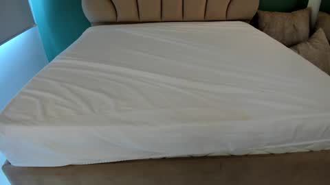  Vix  online show from December 4, 3:32 pm