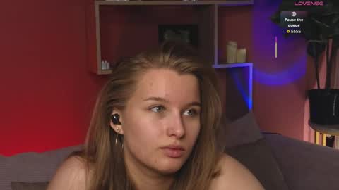 _watchmesmile_ online show from May 24, 4:17 am
