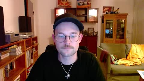Snapshot of _whoisthatguy_ chatting on February 7, 4:54 pm _whoisthatguy_ online show from February 7, 4:54 pm