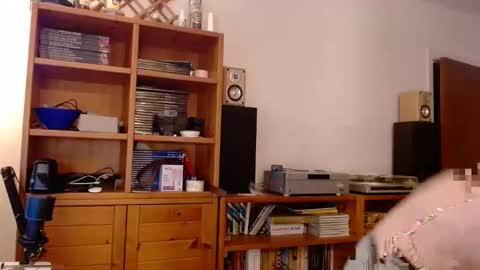 Snapshot of _whoisthatguy_ chatting on March 14, 5:40 pm _whoisthatguy_ online show from March 14, 5:40 pm