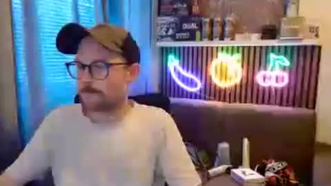 Snapshot of _whoisthatguy_ chatting on August 7, 6:10 pm _whoisthatguy_ online show from August 7, 6:10 pm