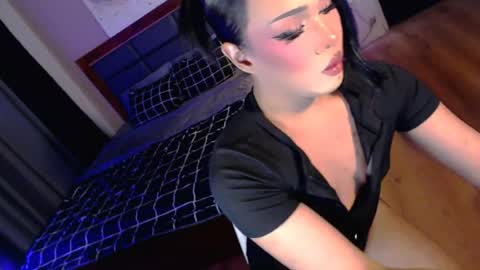 Snapshot of _womanofdreams_ chatting on June 21, 7:05 pm Sofie online show from June 21, 7:05 pm