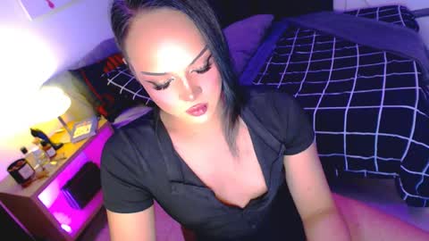 Snapshot of _womanofdreams_ chatting on July 28, 4:05 pm Sofie online show from July 28, 4:05 pm