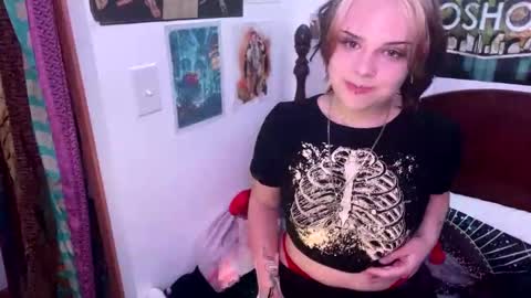 Snapshot of _xxalexx chatting on September 24, 2:37 am _xxalexx online show from September 24, 2:37 am