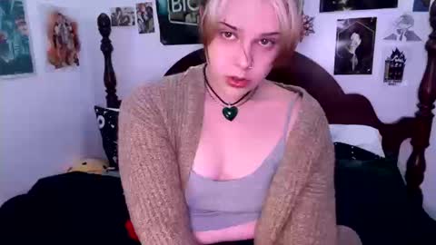 Snapshot of _xxalexx chatting on October 12, 2:32 am _xxalexx online show from October 12, 2:32 am