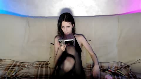 Nicole  Thomas  Dave online show from May 26, 9:49 am