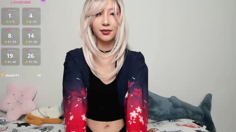 Mia online show from May 15, 10:17 pm
