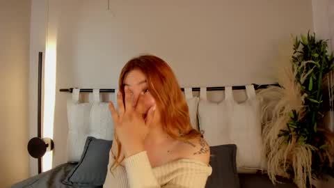 Zoe  online show from May 15, 12:23 pm