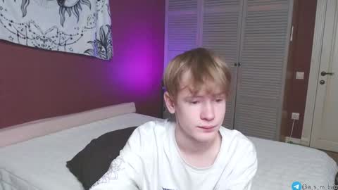 Kris Michael online show from September 15, 4:29 pm