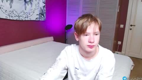 Kris Michael online show from September 18, 2:19 pm