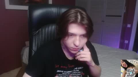 Kris Michael online show from December 15, 4:44 pm