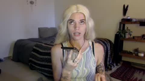 Snapshot of aaalllyyyo chatting on December 28, 9:08 pm ally online show from December 28, 9:08 pm