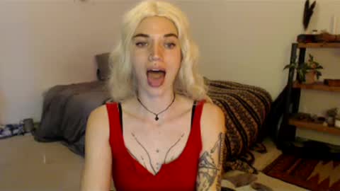 Snapshot of aaalllyyyo chatting on January 9, 9:05 pm ally online show from January 9, 9:05 pm